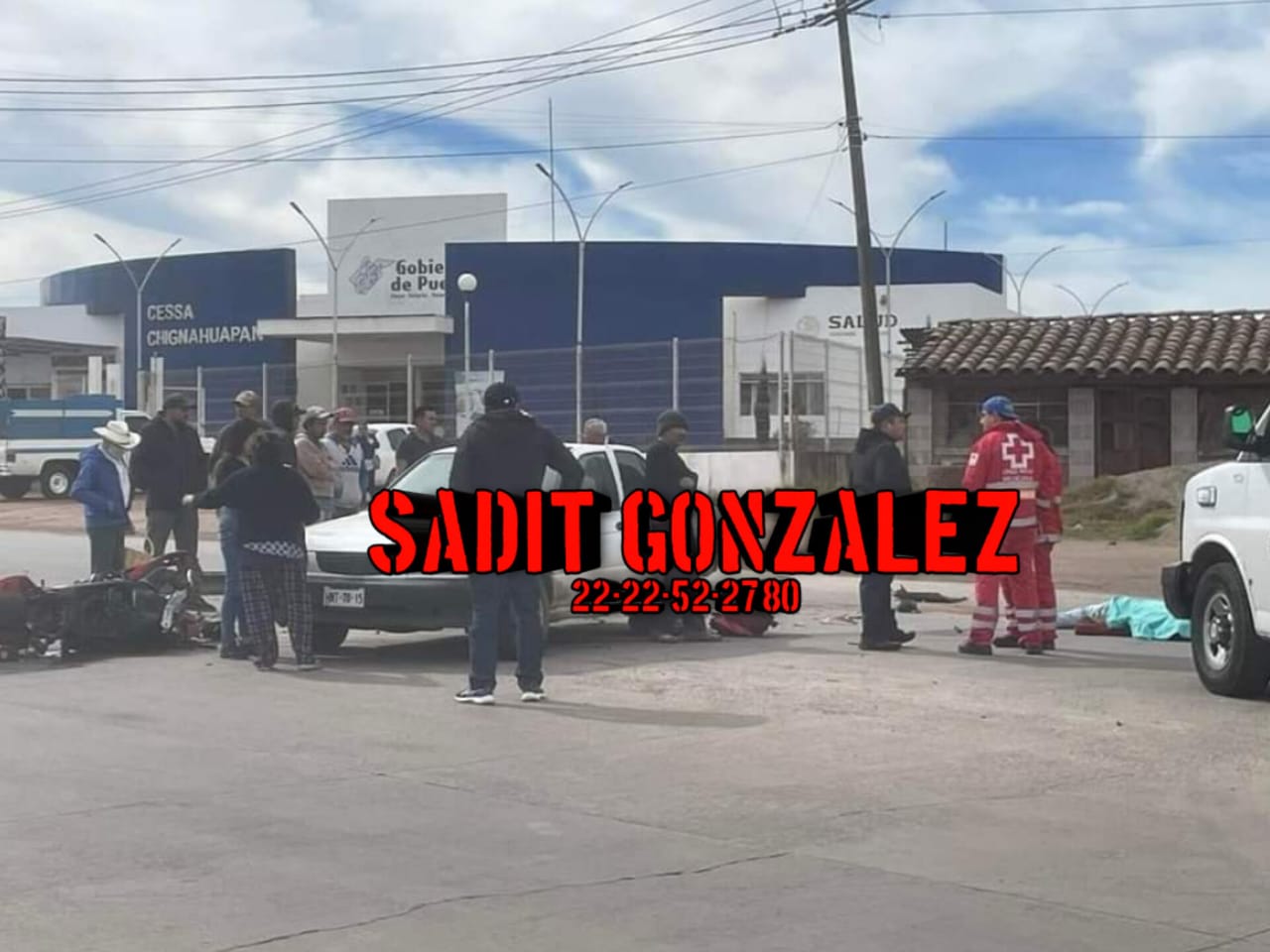 Muere motociclista al impactarse contra un tsuru en Chignahuapan.