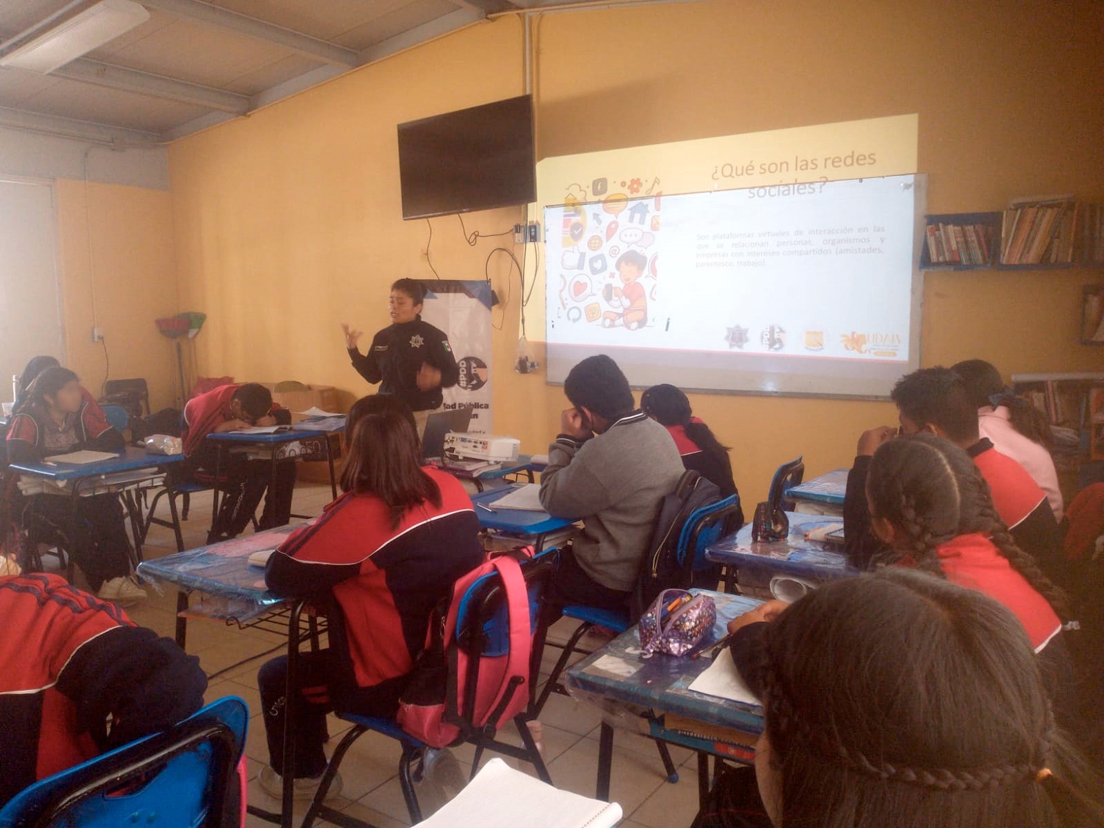 Alertan a jóvenes de Ocoyucan en uso de redes sociales