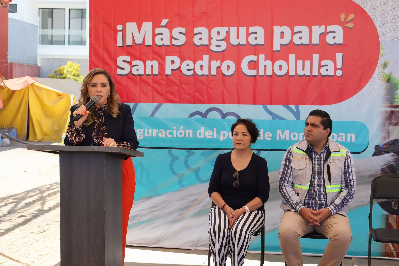 Cumple gobierno de Paola Angon con la entrega de nuevo de pozo en Momoxpan