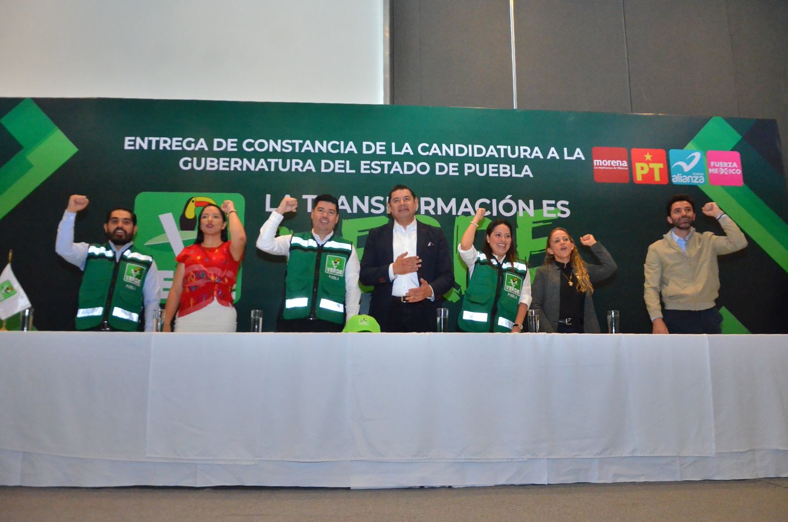 Entrega de constancia de la candidatura a la gubernatura del Estado de Puebla.