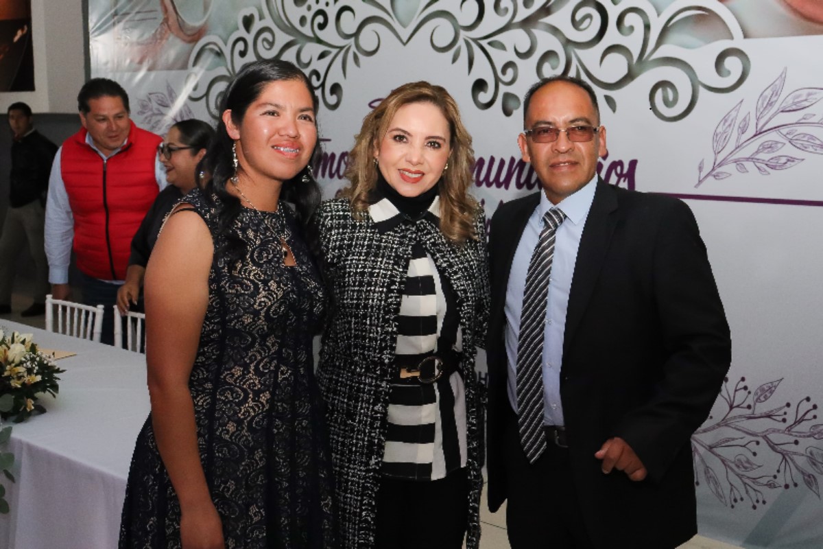 Celebra Paola Angon bodas colectivas, en el marco del día del amor y la amistad