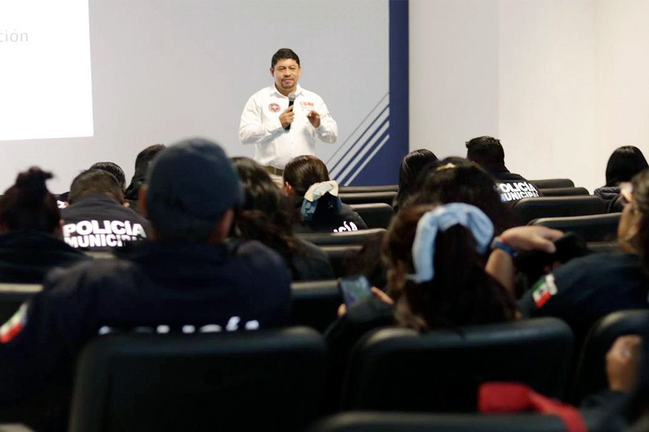 Capacitación de policías municipales en materia de atención y respuesta a llamadas de emergencia