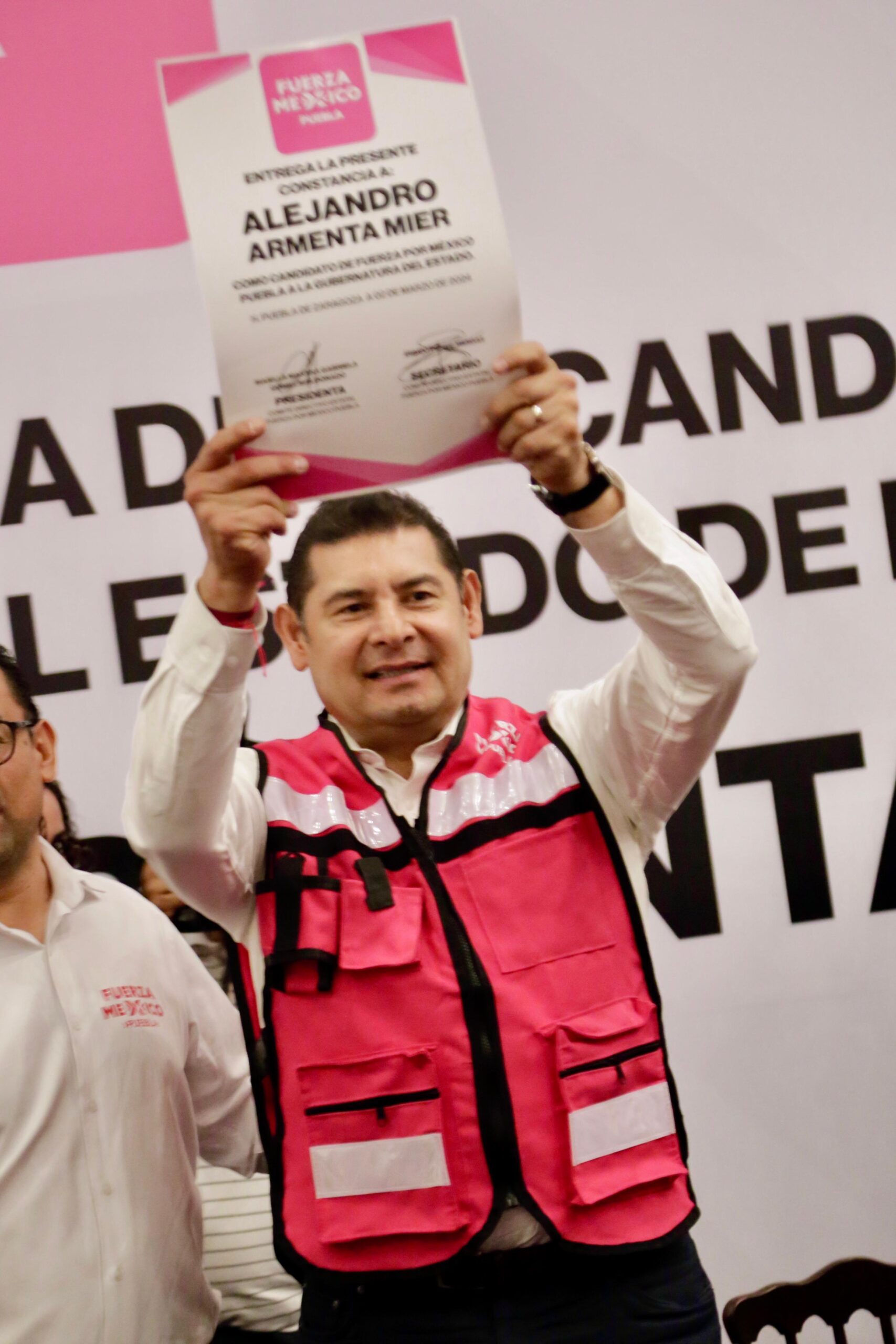 Armenta recibe apoyo de Fuerza por Mexico y lo reconoce como su candidato a la gobernatura