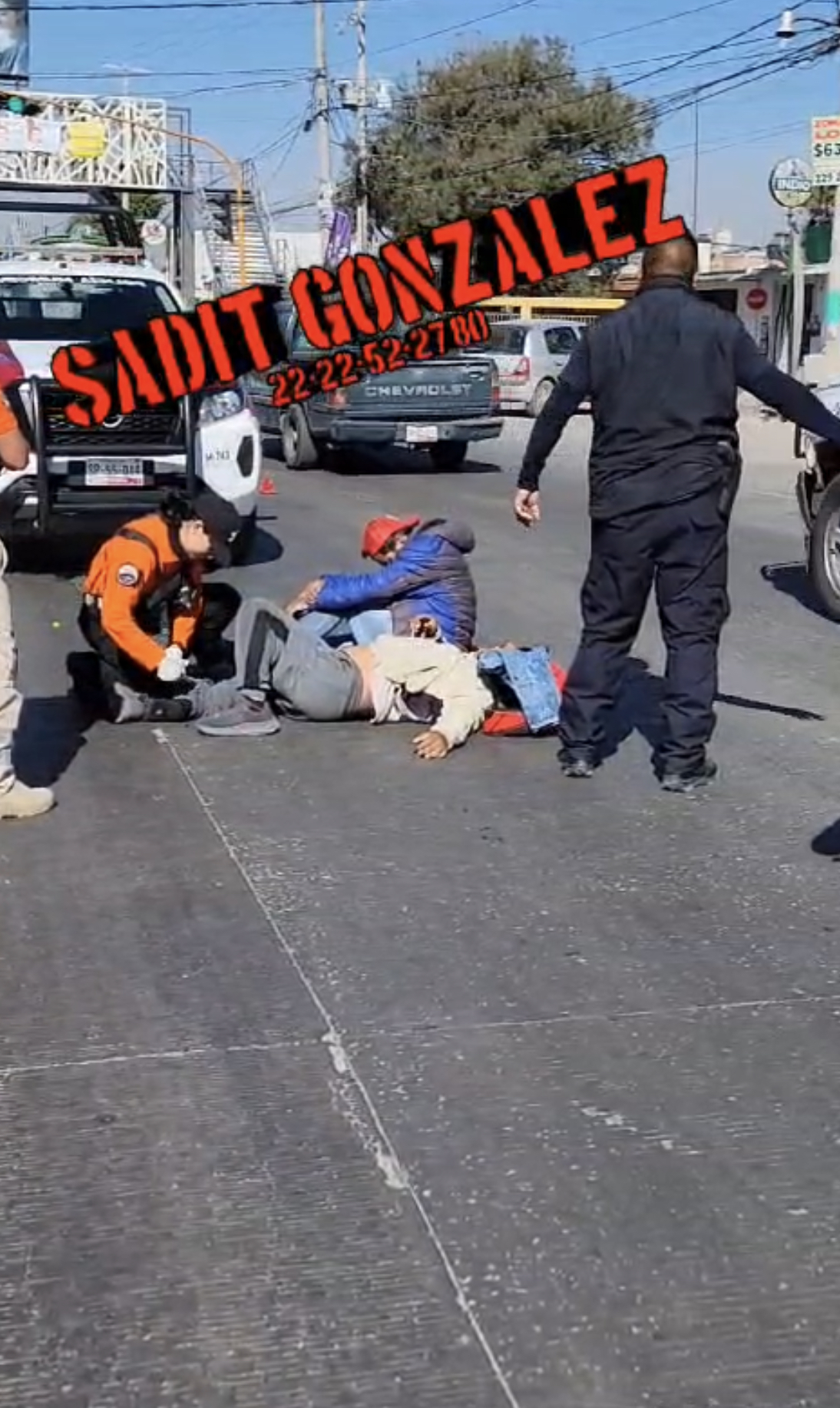 Resultan lesionados al sufrir accidente en moto en Chachapa, Amozoc.