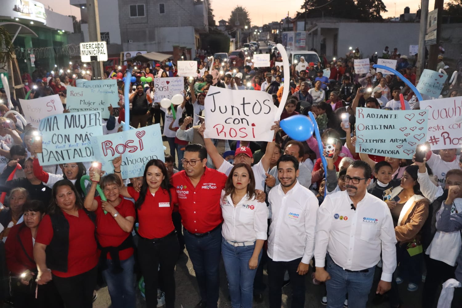 Cientos de Tlahuapenses arropan a Rosi Díaz