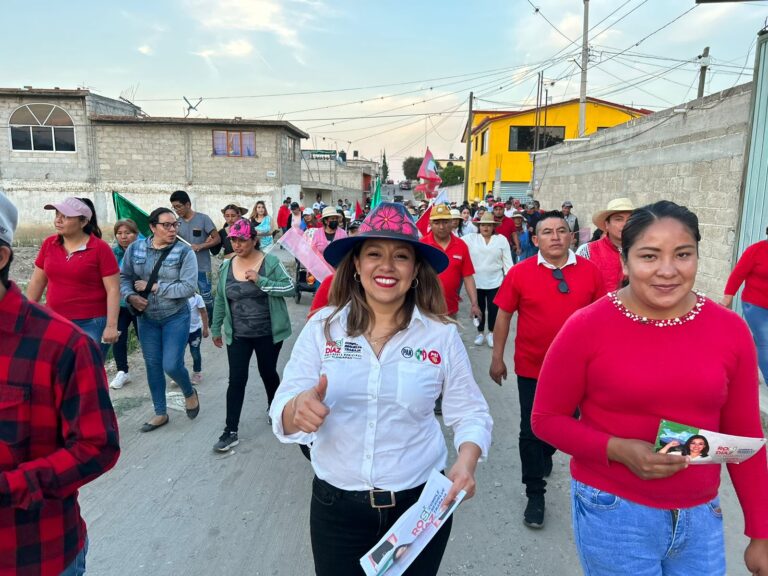 Rosi Díaz realiza caminata en Guadalupe Zaragoza