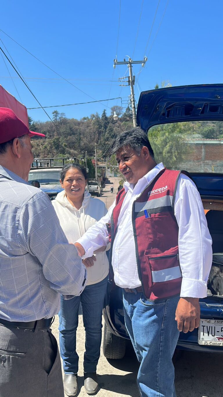 Vicente Sánchez Méndez promete impulsar la feria del mole en su recorrido por San Lucas Atzala