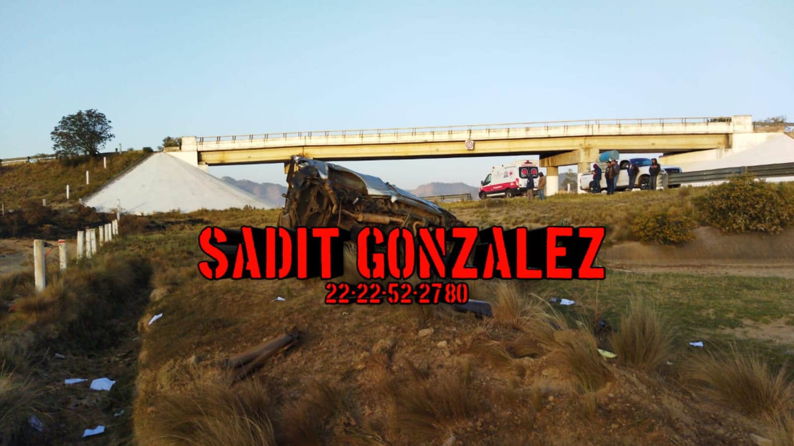 Muere hombre al volcar con su camioneta sobre la Virreyes-Teziutlán.