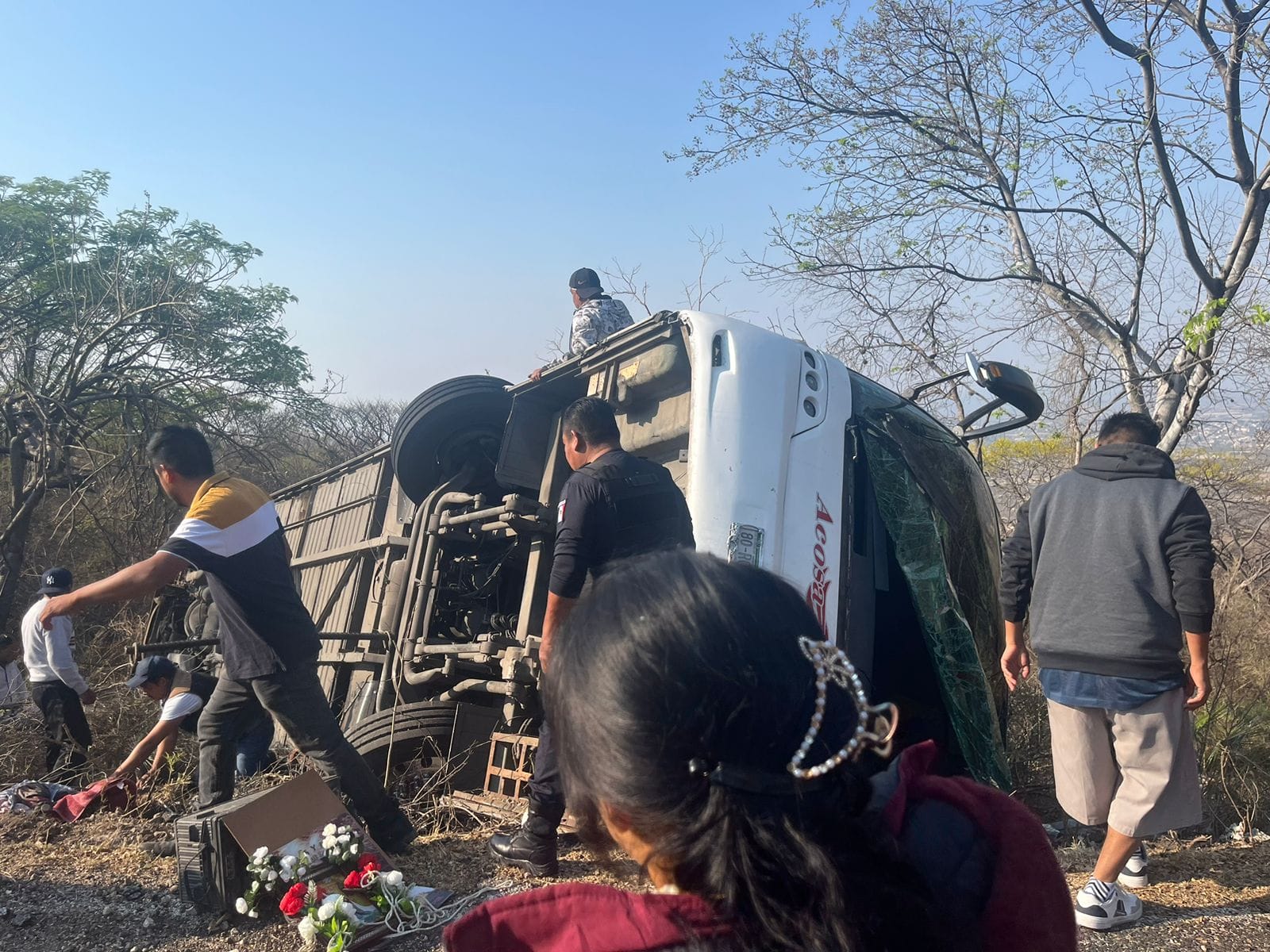 Peregrinos de Quecholac se accidentan en Huehuetlán El Grande.