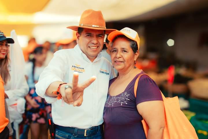 Abraham Salazar se compromete a apoyar y dignificar los espacios de mercado en Texmelucan