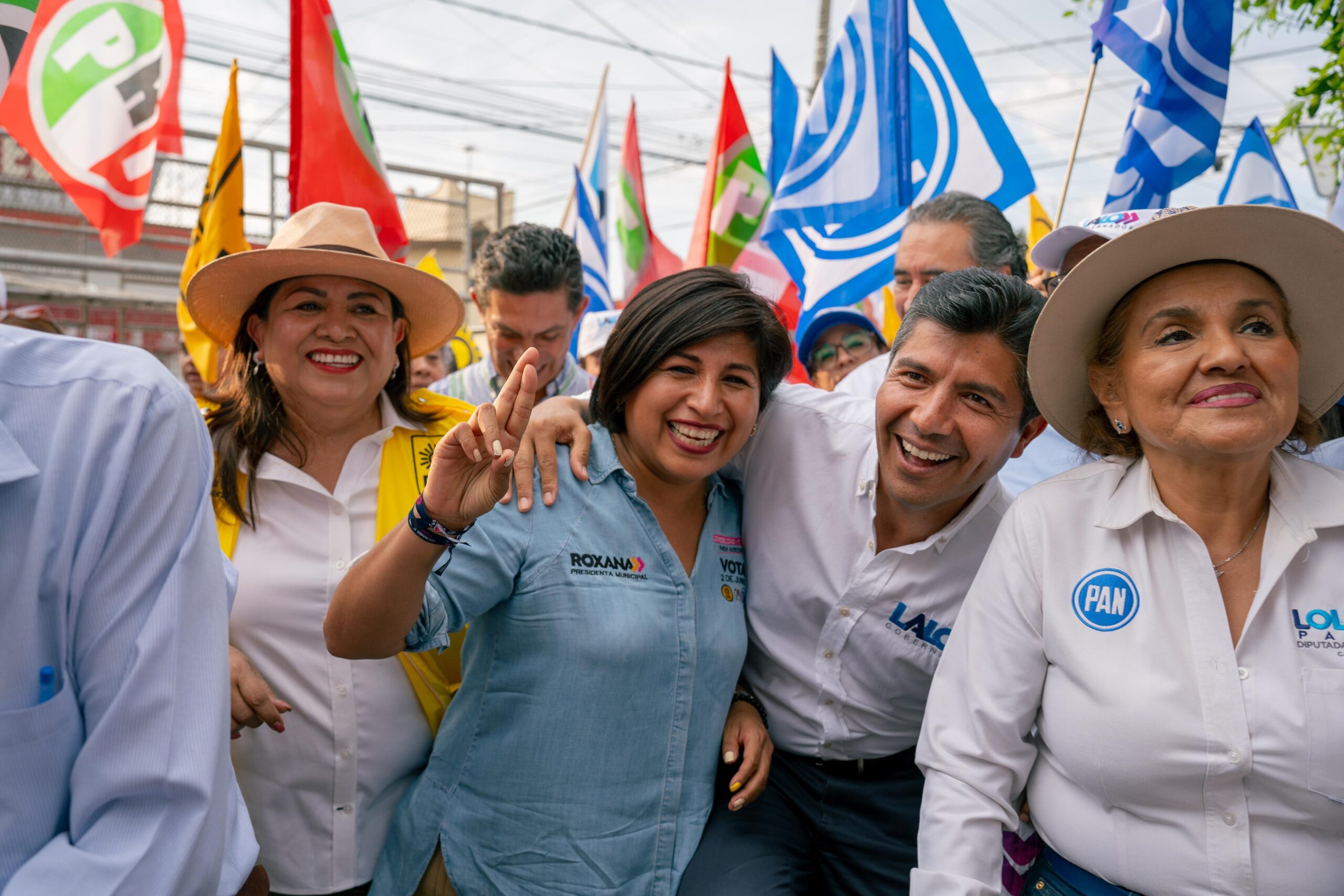 En Momoxpan Roxana Luna y Eduardo Rivera se comprometen a sumar esfuerzos por San Pedro Cholula