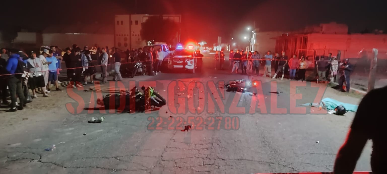 Choque entre dos motociclistas deja un muerto y un herido en Tochtepec.