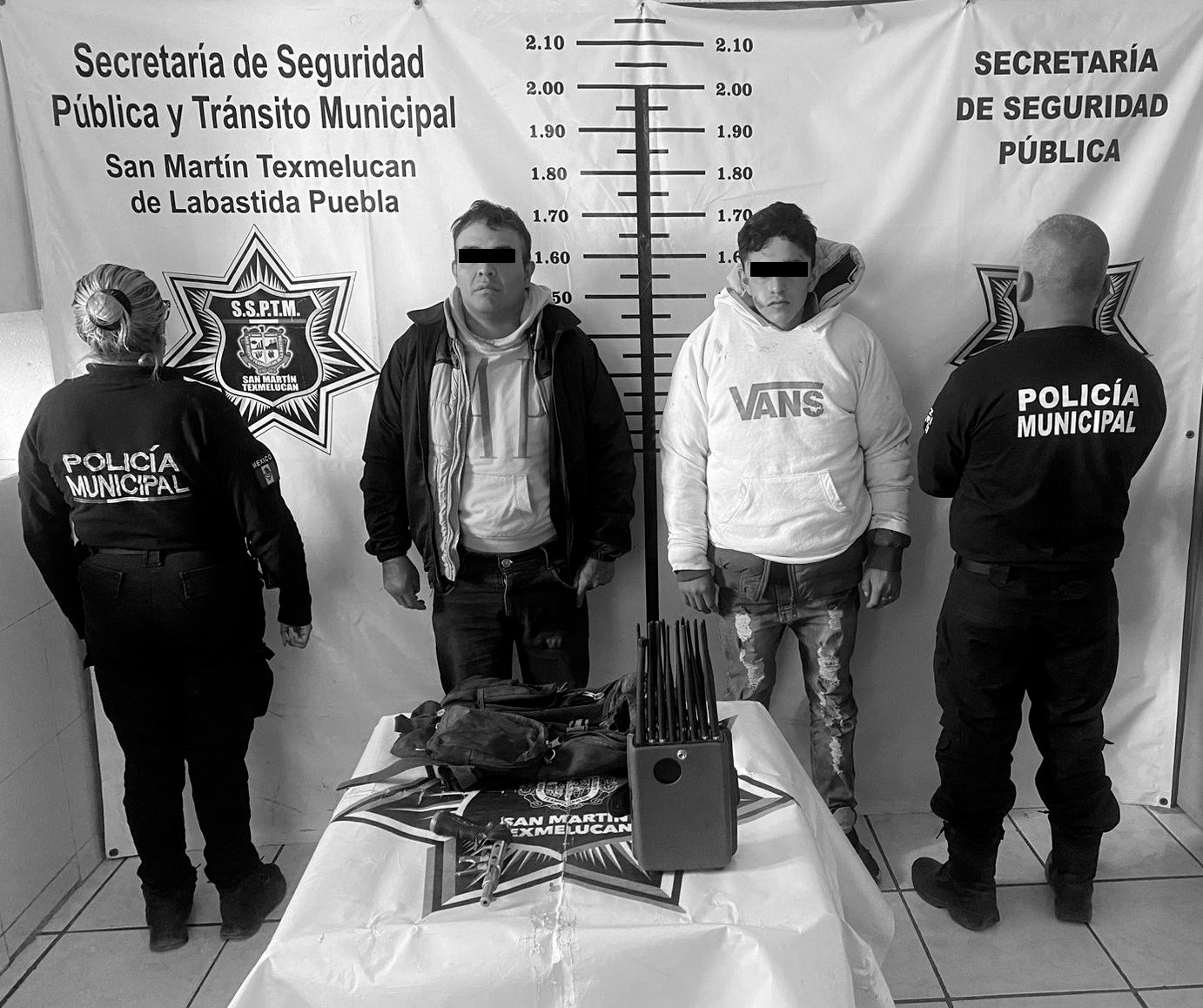 La SSP de Texmelucan capturó a dos masculinos por portación de armas de fuego  y equipo de bloqueo de las señales telefónicas y transmisión de datos
