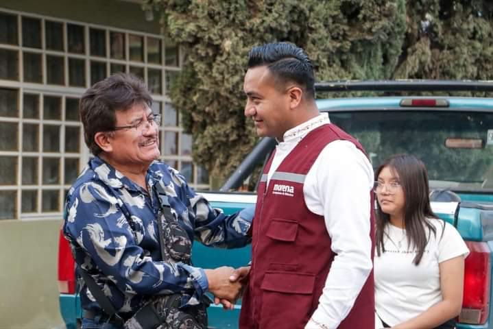 Roberto Solís se reúne con vecinos de Santa Ana Xalmimilulco y Cuarto Barrio