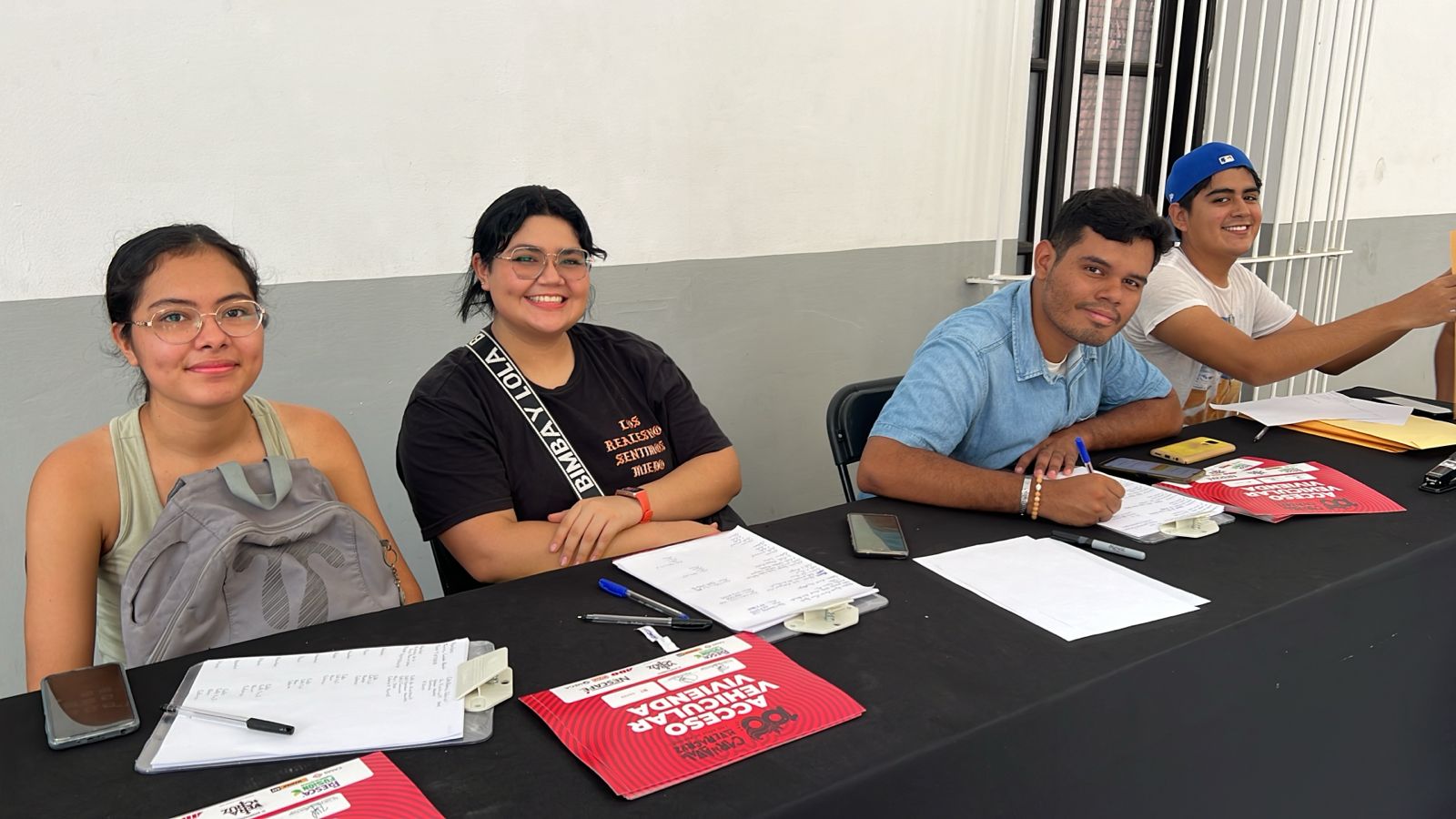 Inicia entrega de accesos vehiculares a habitantes del boulevard Ávila Camacho