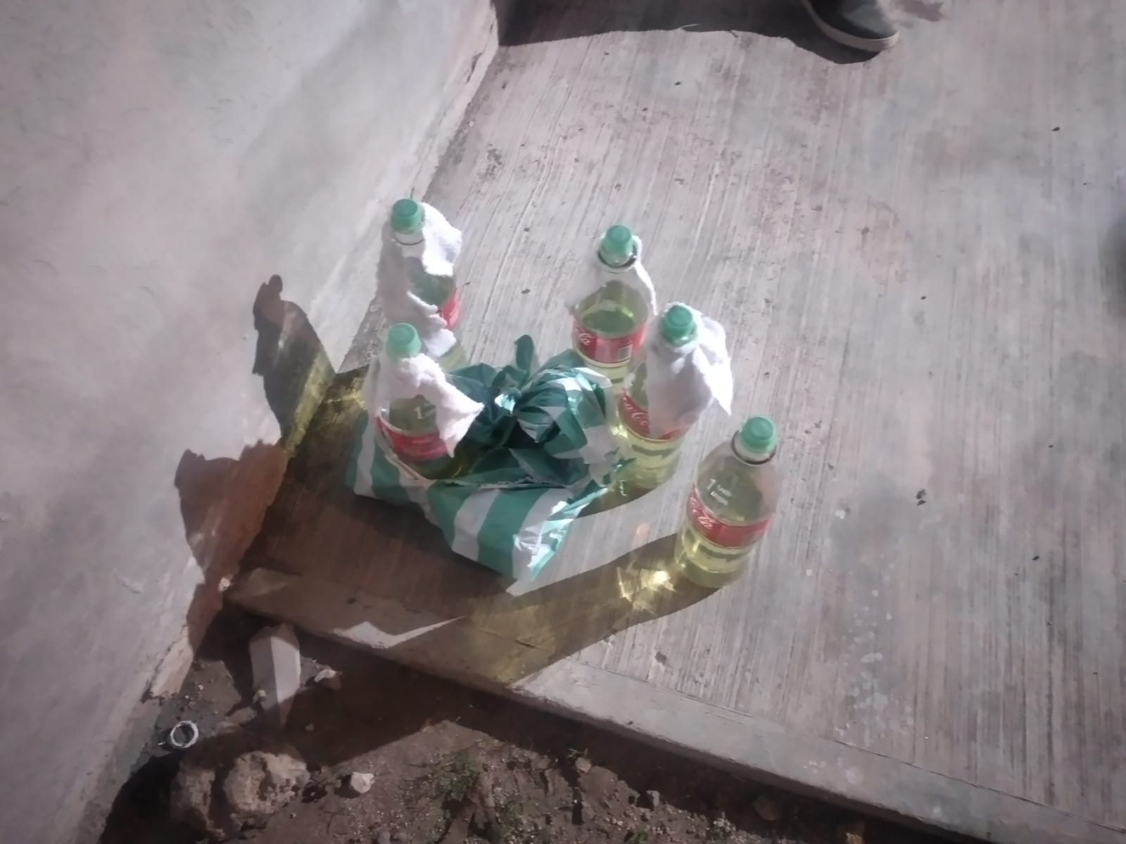 Encuentran bombas molotov a un costado del Consejo Municipal IEE de Palmar de Bravo