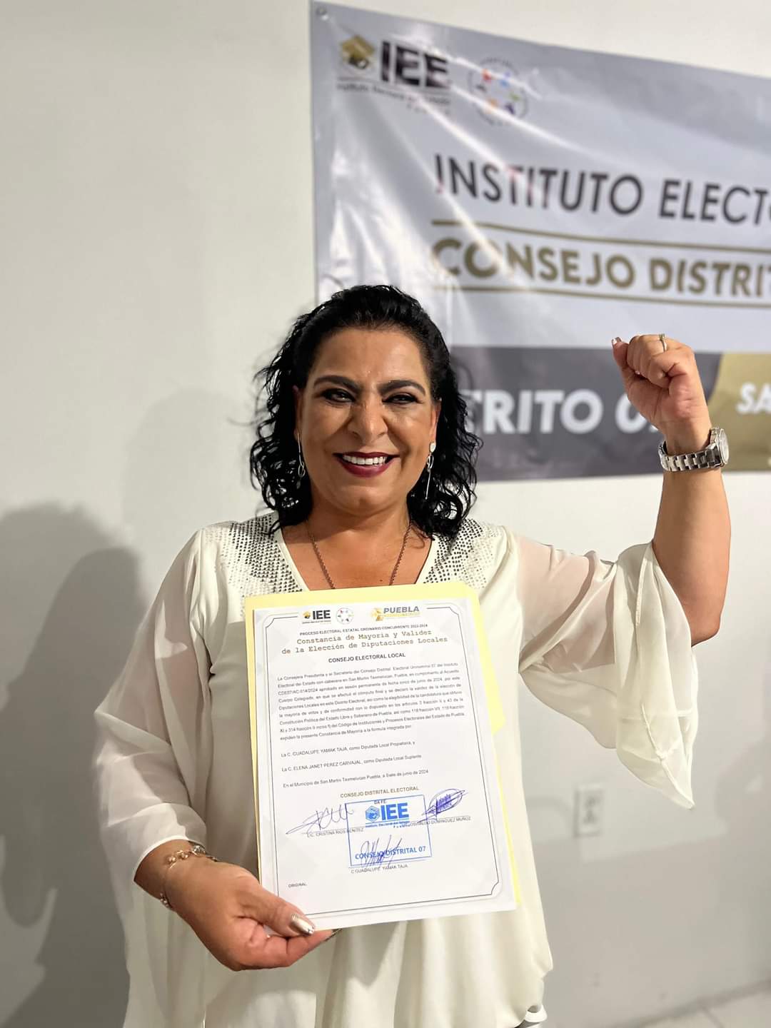 Con más de 62 mil votos a favor, Lupita Yamak recibe su constancia de mayoría como diputada local por San Martín Texmelucan