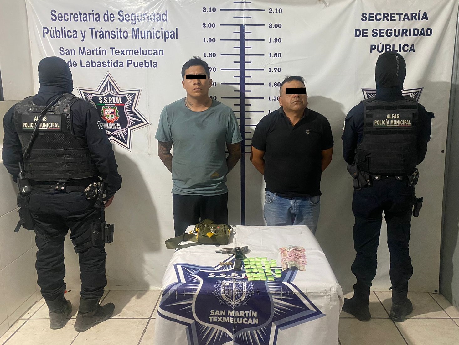 La SSP de Texmelucan aseguró a dos masculinos por delitos contra la salud y portación de arma de fuego
