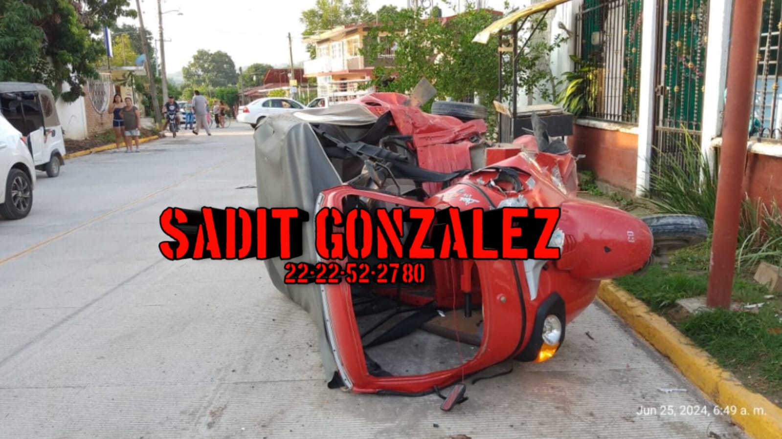 Mototaxista resulta gravemente herido al ser impactado por jóvenes tripulantes de una camioneta en presunto estado de ebriedad en Venustiano Carranza.