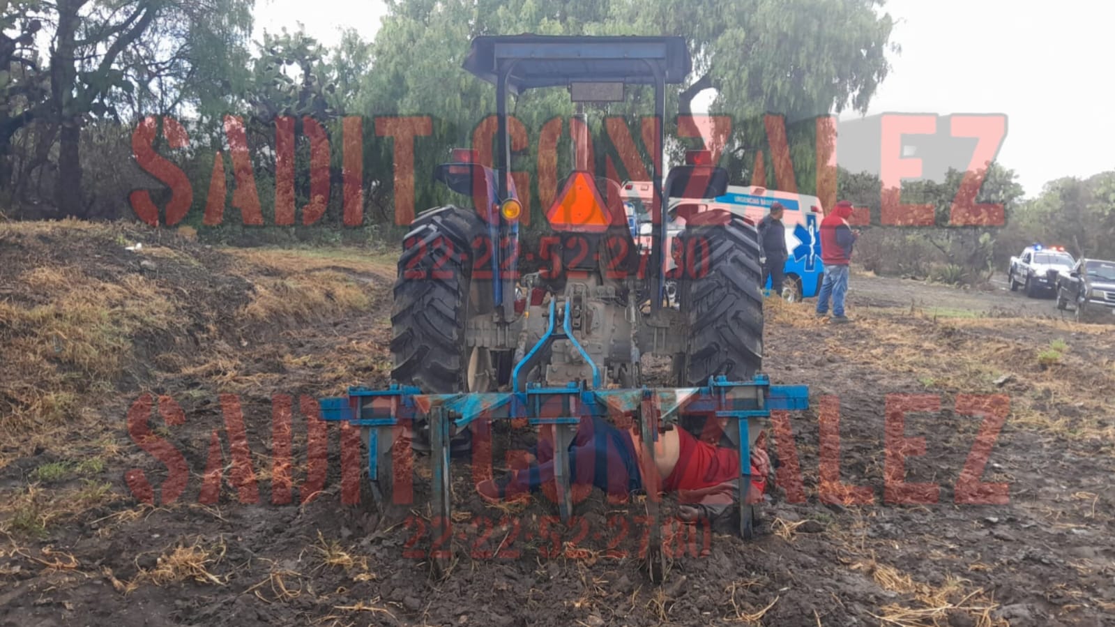 Muere aplastado por su propio tractor en Los Reyes de Juárez.