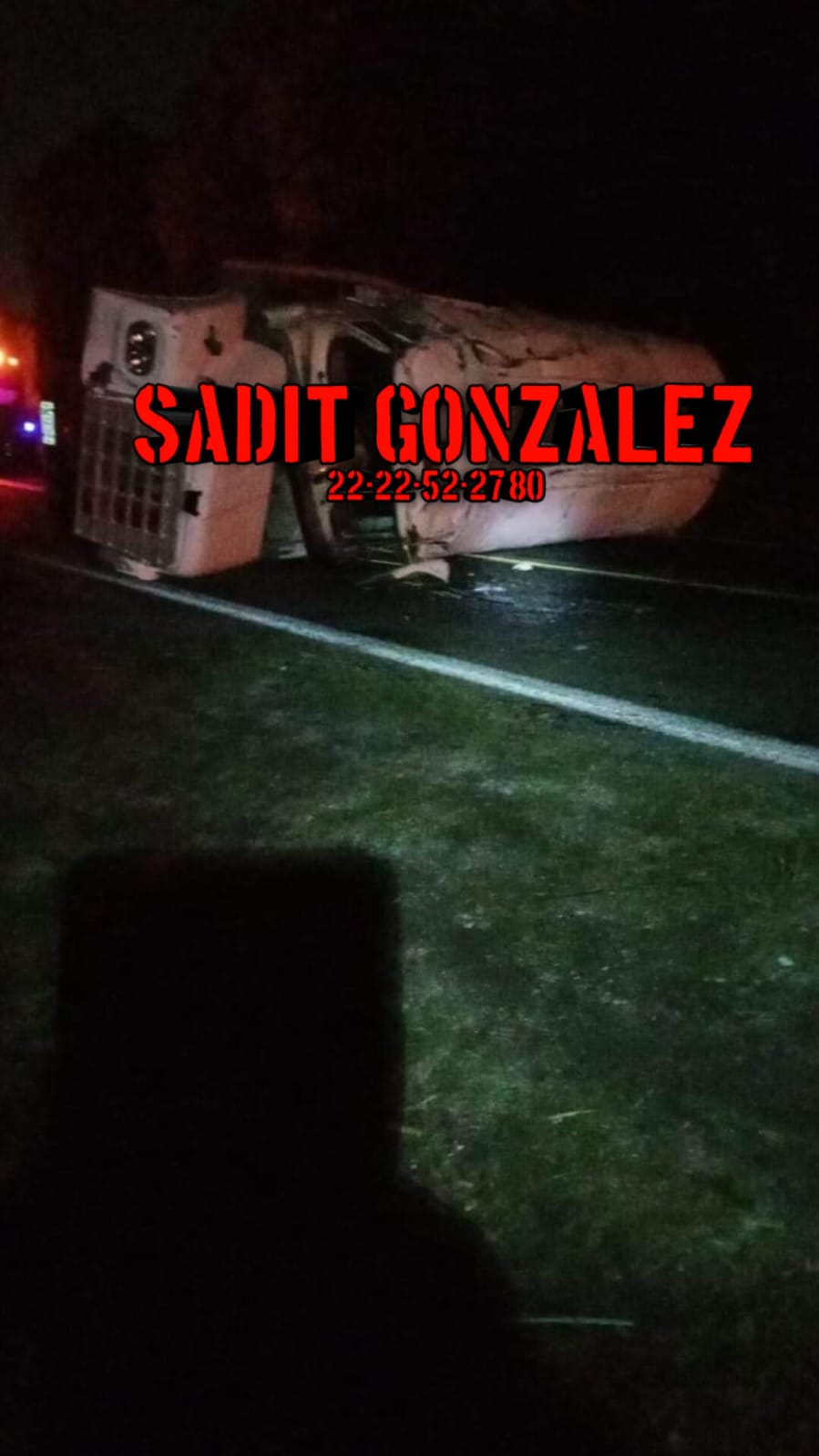 Muere hombre al sufrir accidente automovilístico en Acajete, su hija está grave.