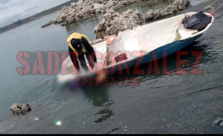 Hallan cadáver flotando en la laguna de Alchichica.