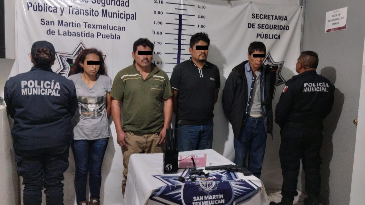 La policía de Texmelucan  capturó a 4 personas por robó de vehículo