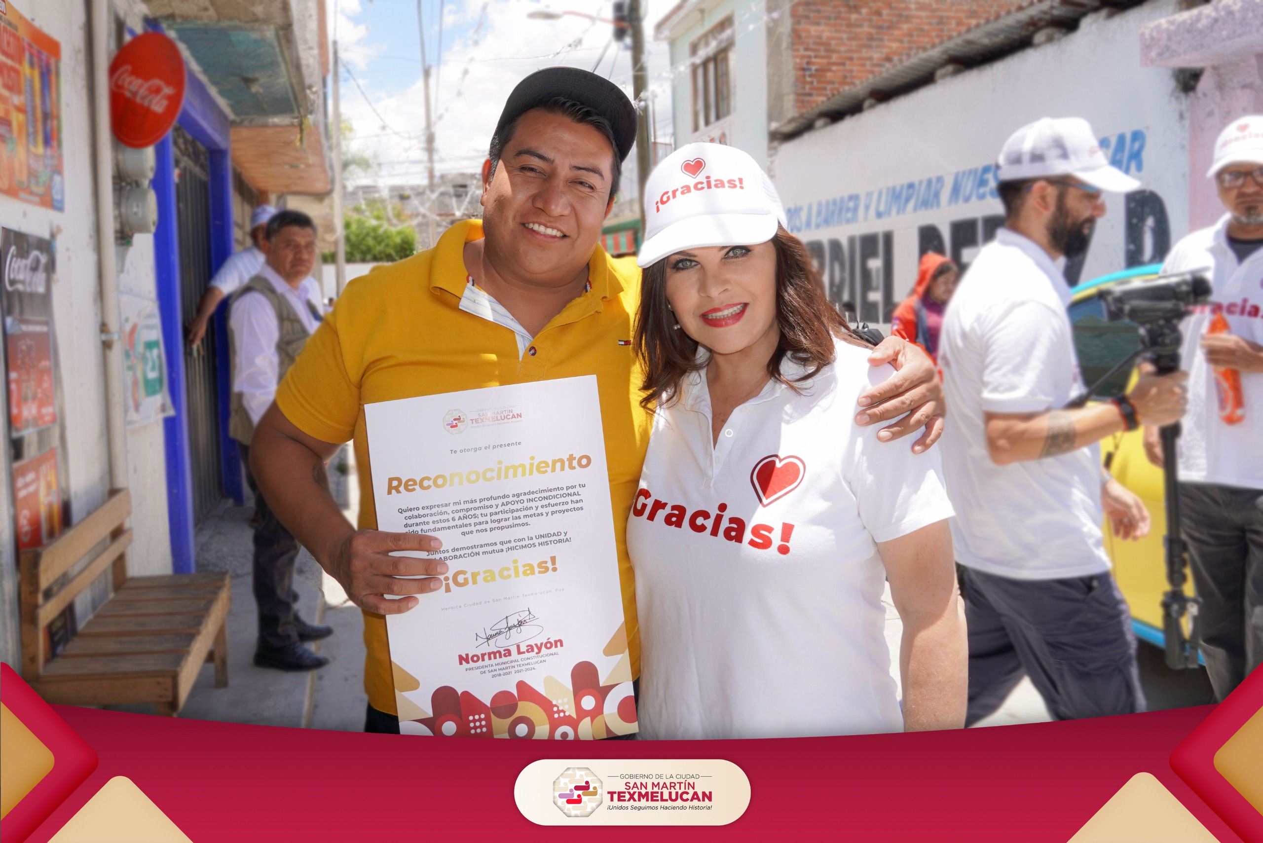 Norma Layón recorrió la junta auxiliar de Santa Catarina Hueyatzacoalco