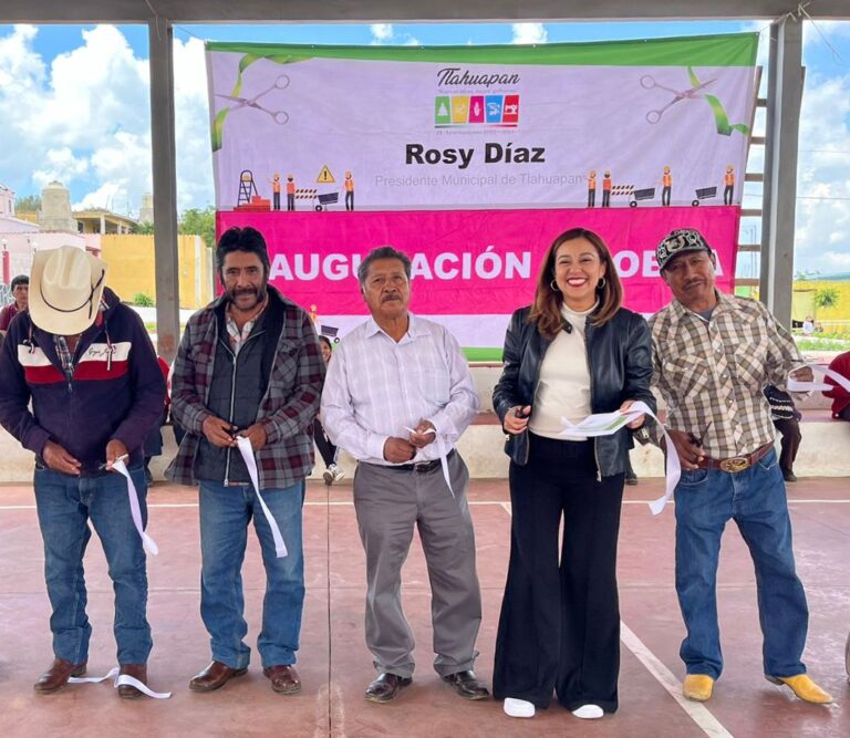 Entrega Rosi Díaz espacios deportivos y recreativos en Santa Cruz Otlatla