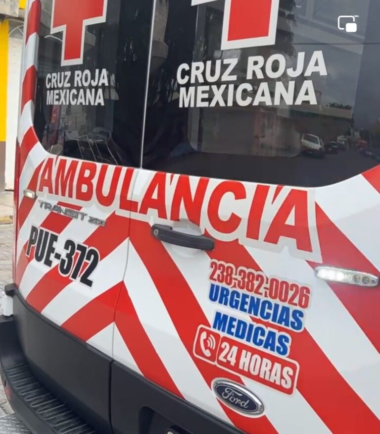 Joven grave de salud al ser aplastado por un remolque en Tehuacán.