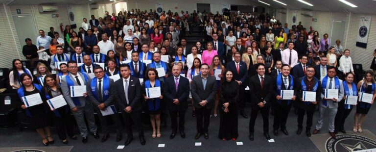 Daniel Iván Cruz Luna encabezó la ceremonia de graduación de 50 estudiantes que culminaron en la Academia de Formación y Desarrollo Policial Puebla