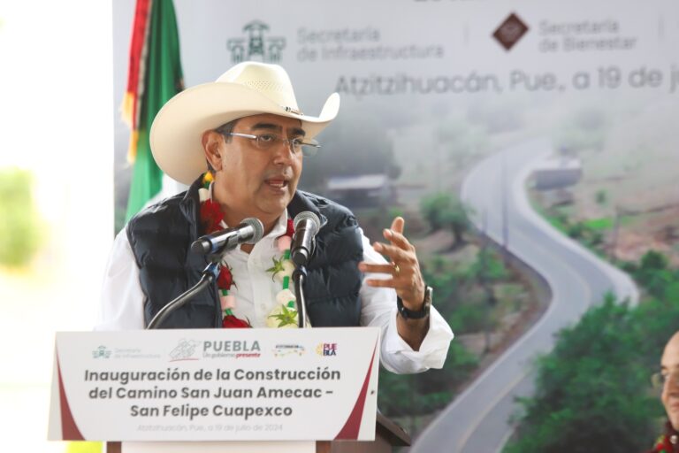 Inaugura Sergio Salomón construcción del Camino San Juan Amecac-San Felipe Cuapexco Atzitzihuacán