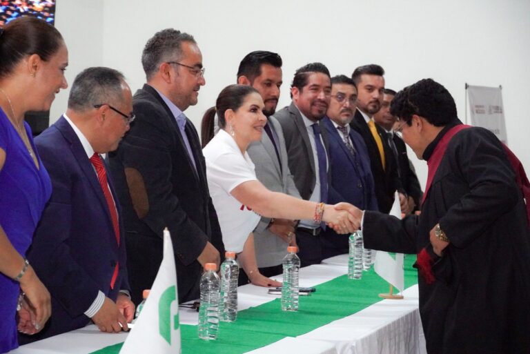 Norma Layón anuncia en evento de graduación del CONALEP, importantes obras en infraestructura para la institución