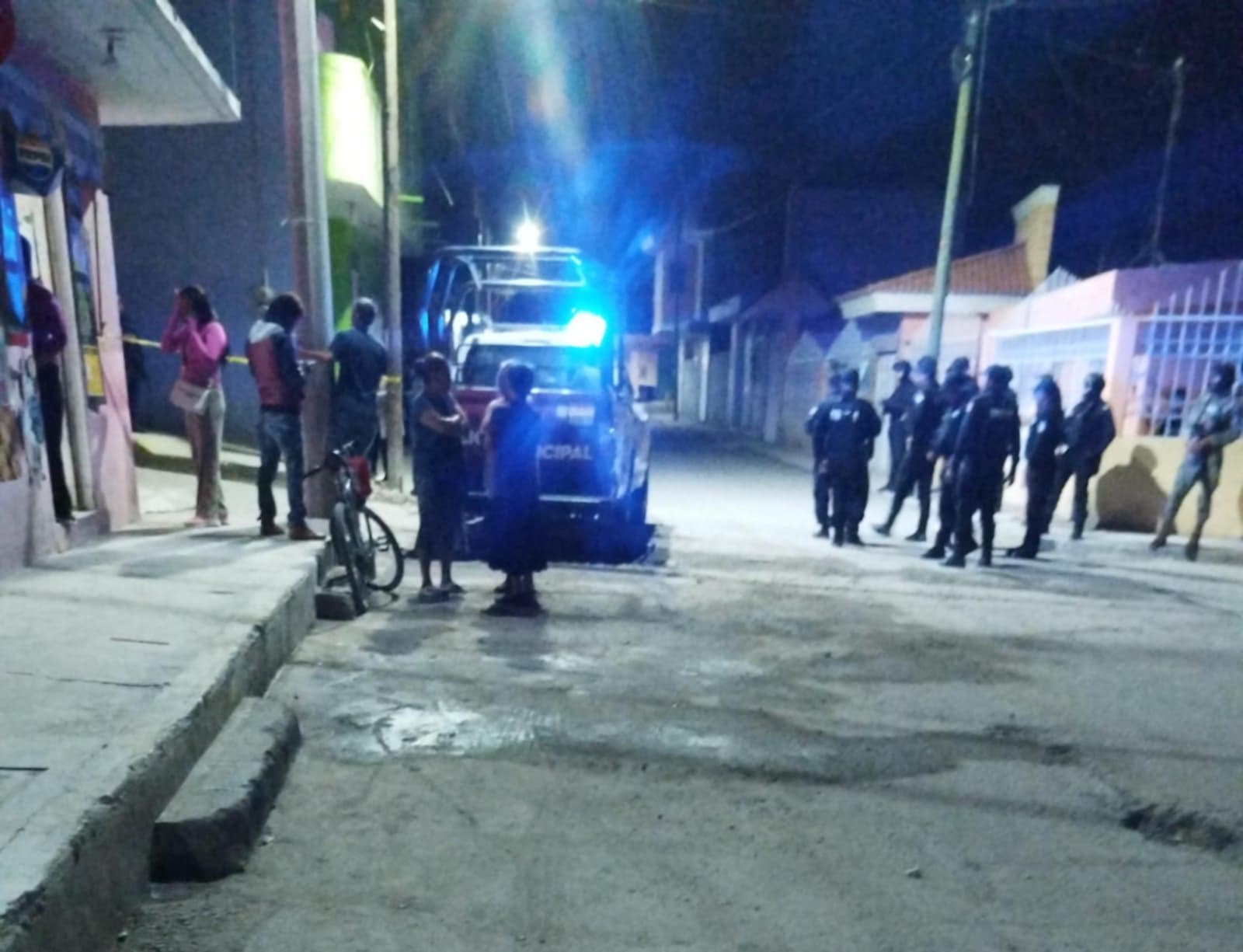 Una mujer murió baleada afuera de su domicilio; un masculino que la acompañaba resultó lesionado en el municipio de Tehuacán.