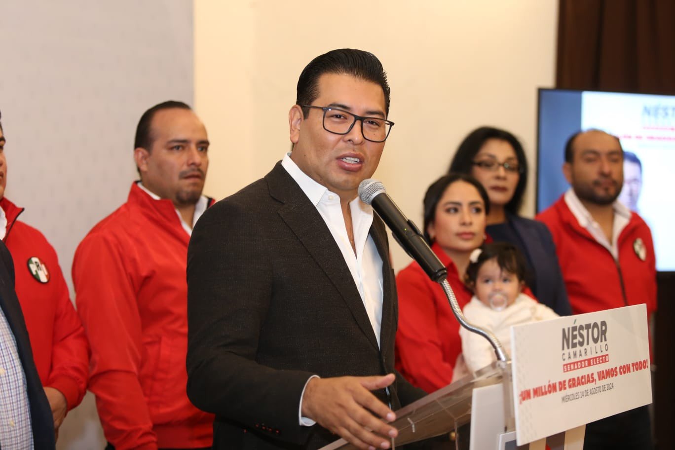 Mi compromiso es con Puebla: Néstor Camarillo