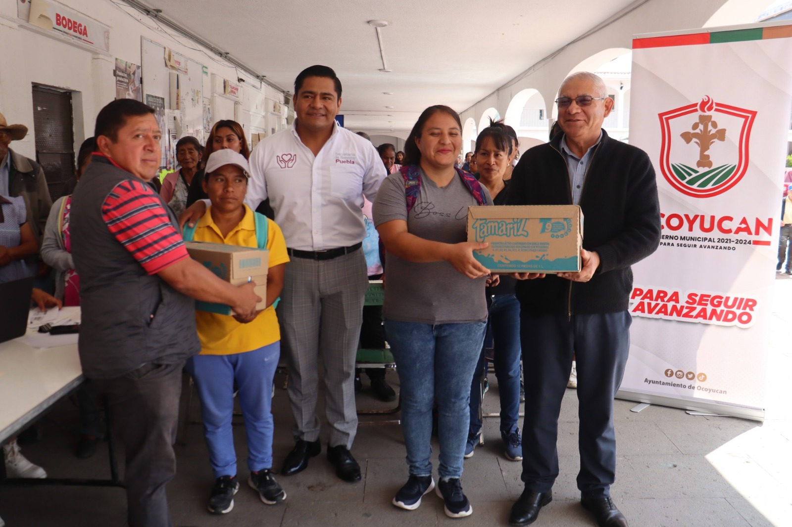 Entrega de Leche Beneficia a Ciudadanos de Ocoyucan