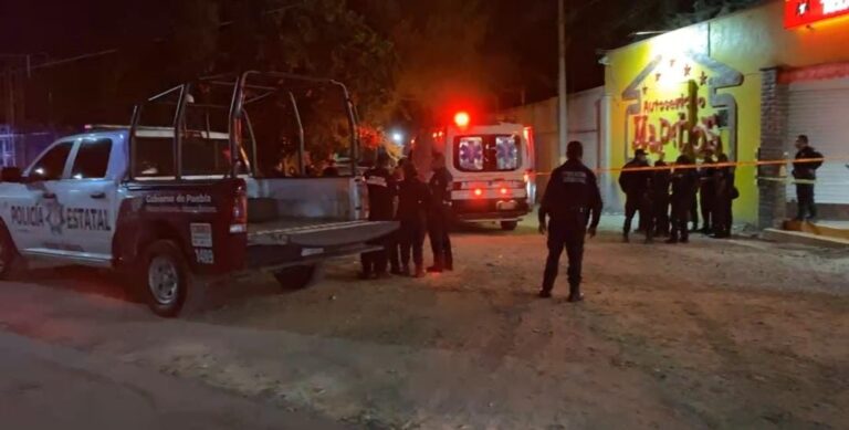 Dos sujetos intentan asaltar a un minidterial, uno terminó muerto y el otro herido de bala en Tehuacán.