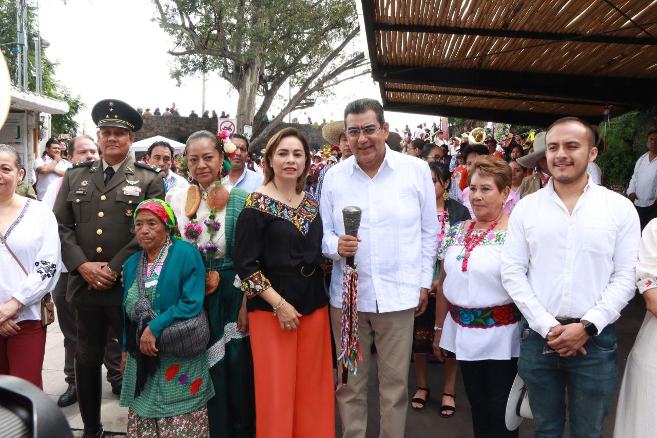 Más de 35 mil personas se reúnen en Atlixco para disfrutar del Festival Huey Atlixcáyotl
