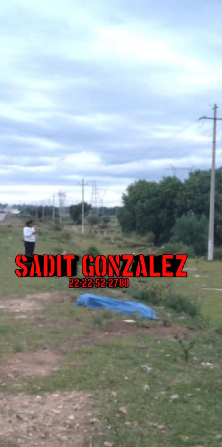 Una mujer muerta y otra lesionada dejó la volcadura de una camioneta sobre la autopistaPuebla-Orizaba.