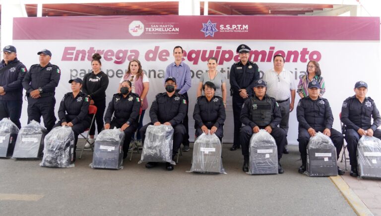 Norma Layón realiza entrega anual de Armamento y equipamiento a seguridad pública de Texmelucan