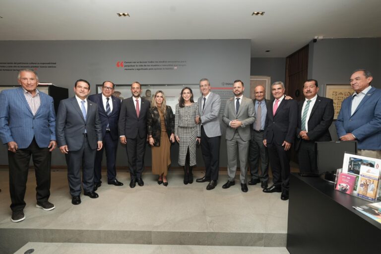 El presidente municipal, Pepe Chedraui , asistió a la celebración por el 49 aniversario de la fundación de la CMIC