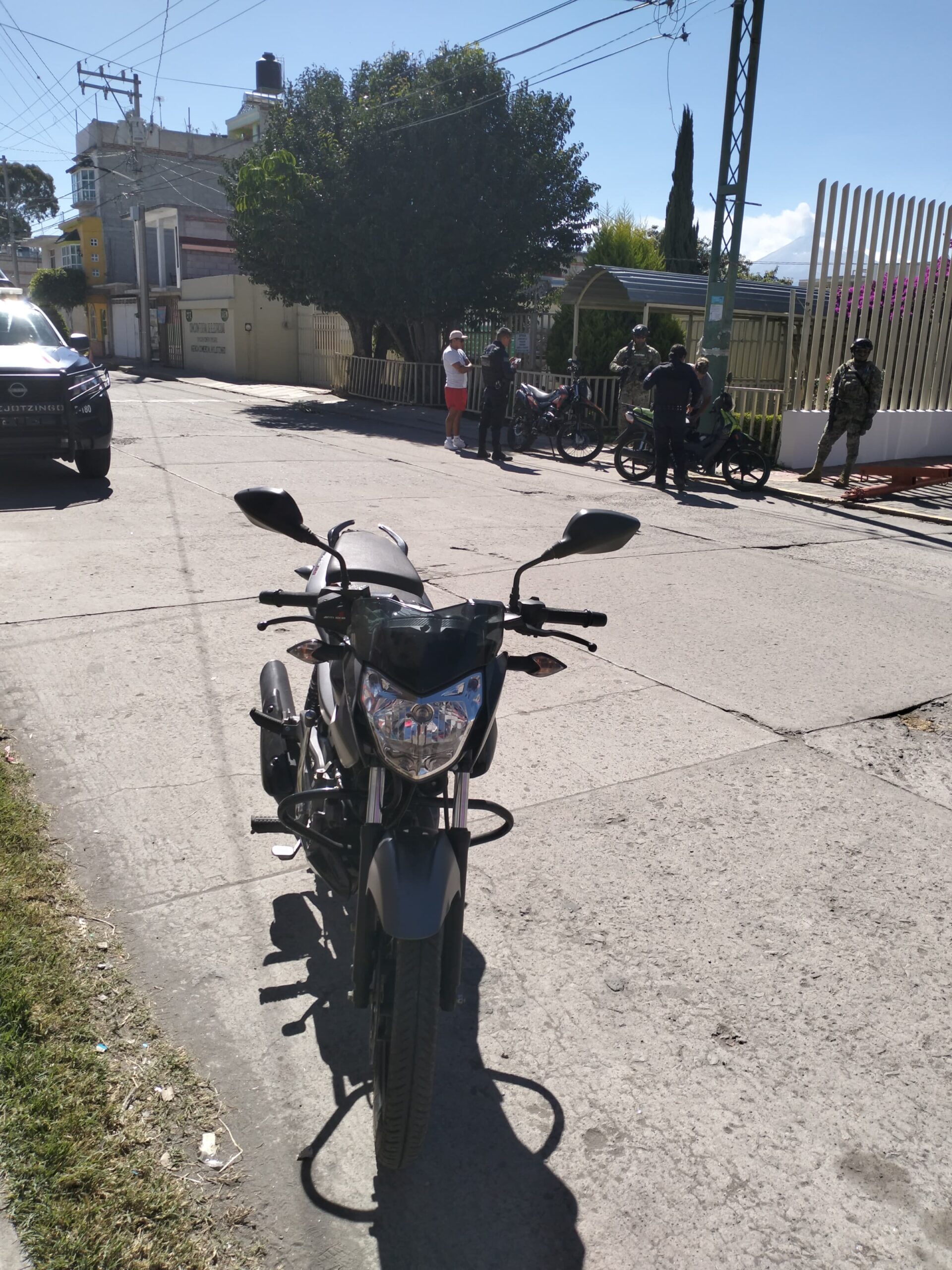 En trabajo coordinado con la ciudadanía, policía municipal de Huejotzingo recupera motocicleta robada