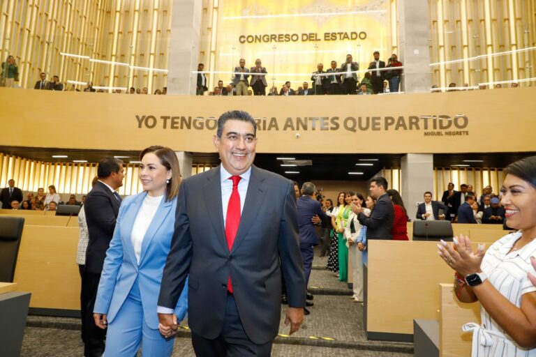 Sergio Salomón Céspedes inauguró la Nueva Sede del Congreso de Puebla