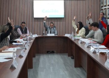 Se aprueban incrementos salariales a bomberos, policías y trabajadores de servicios públicos
