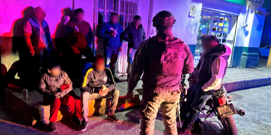 Policías municipales de Huejotzingo y SEMAR evitan “guerritas de pirotecnia”, detiene a 18