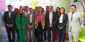 Entregan sillas de ruedas y mejoran servicios de rehabilitación en Texmelucan