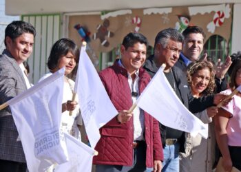 Omar Muñoz da inicio a la obra de techado en la Escuela Aquiles Serdán de Cuautlancingo