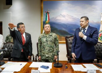 Alejandro Armenta toma protesta a Humberto Eloy Aguilar como Nuevo Secretario de CECSNSP