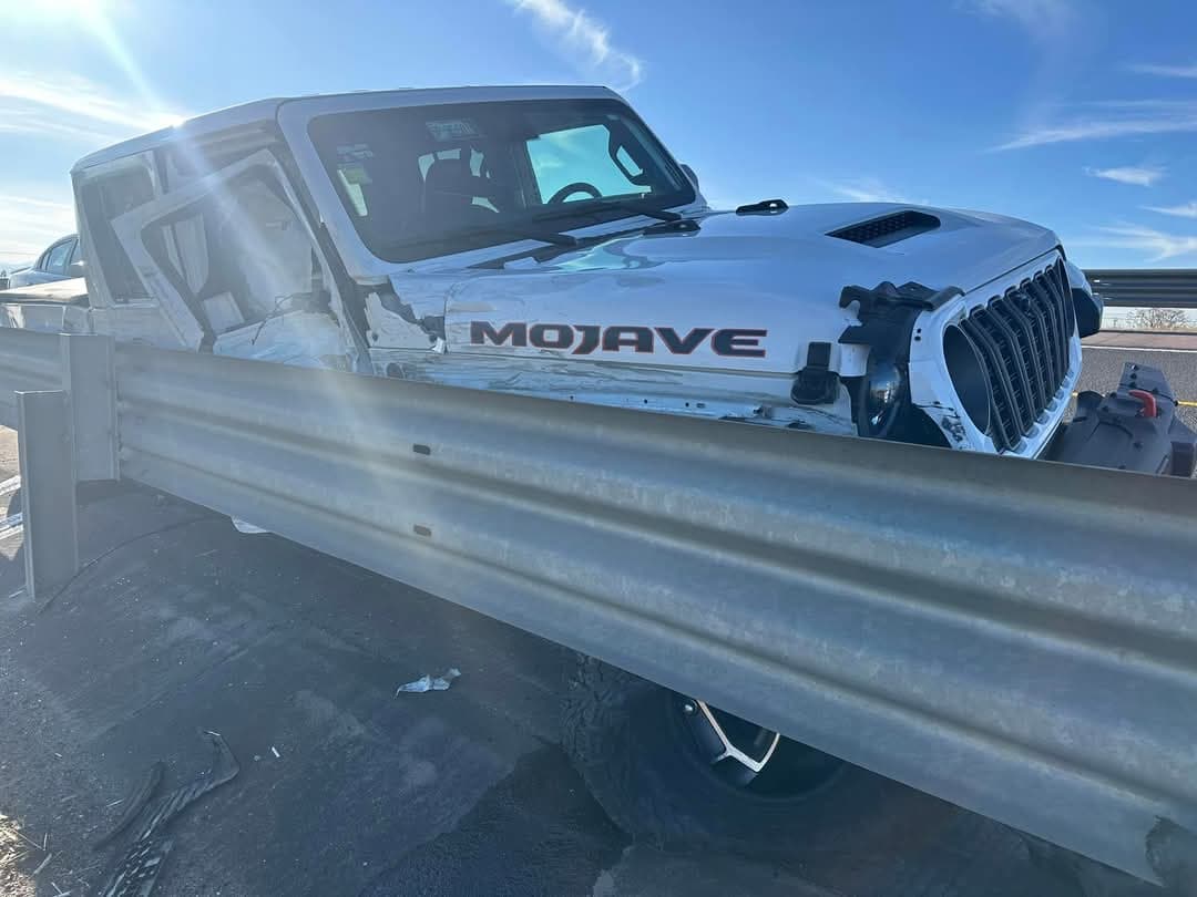 El Presidente Municipal de Xicotepec. Lic. Carlos Barragan Amador, sufre fuerte accidente en la autopista México-Tuxpan.