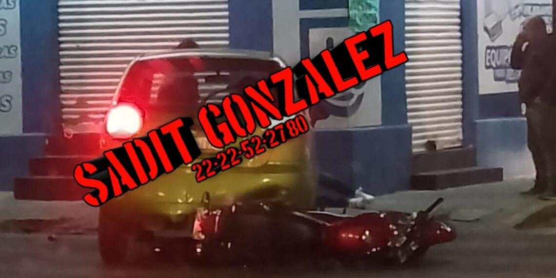 Muere motociclista al ser embestido por una conductora en estado de ebriedad en Puebla capital.